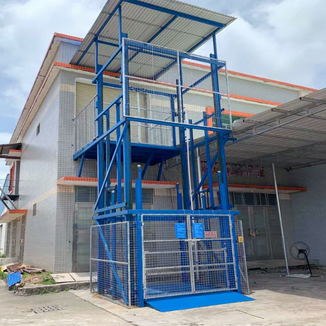 陕西建材厂室外升降货梯安装